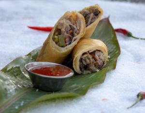 mosh-thai-kitchen-achziv.jpg קפיצה קטנה לבנגקוק: ה"חוף של מוש" באכזיב משיק מסעדה תאילנדית אותנטית.